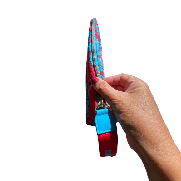 Estée Lauder Red and Blue Floral Recycled Material Zip Close Bag - Picture 8 of 8